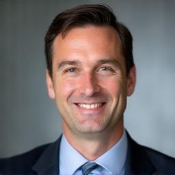 Portret Marka Zielińskiego, fizjoterapeuty i trenera personalnego.